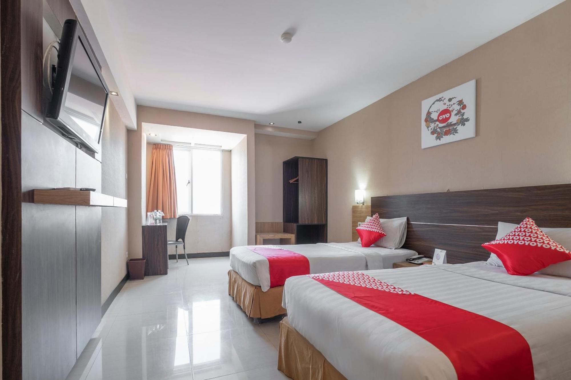 Oyo 1081 Allson City Hotel Makassar Exterior photo