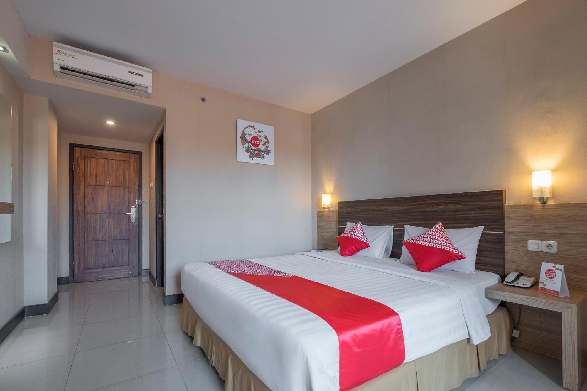 Oyo 1081 Allson City Hotel Makassar Exterior photo