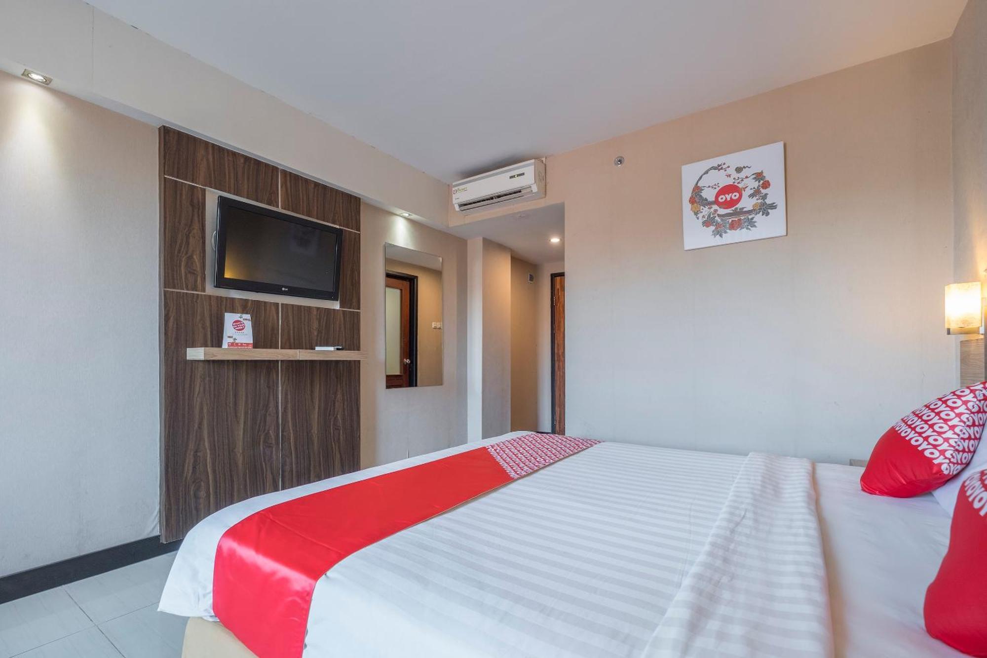 Oyo 1081 Allson City Hotel Makassar Exterior photo