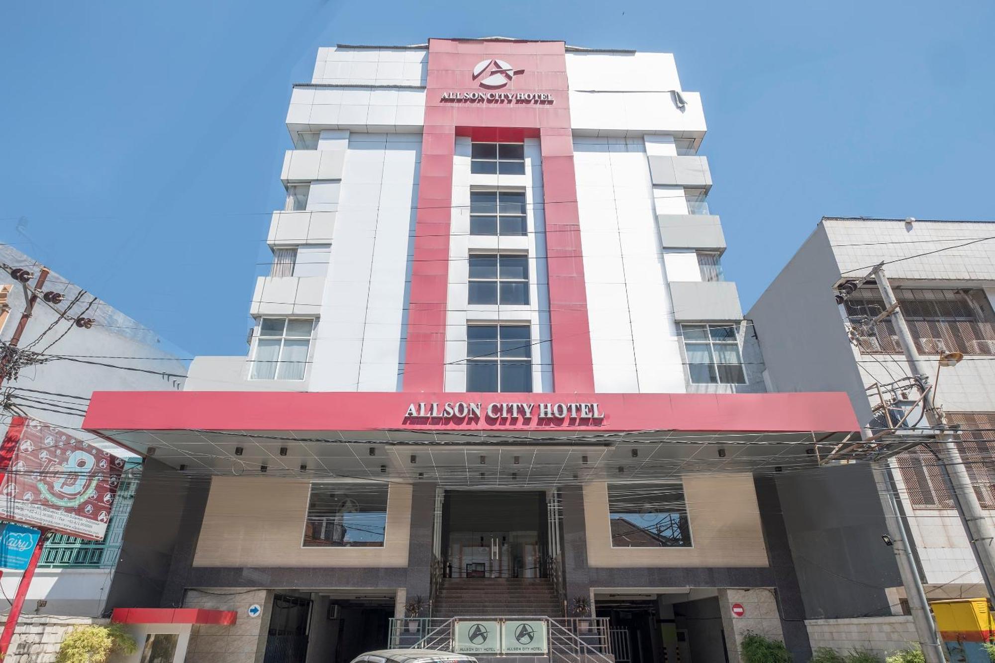 Oyo 1081 Allson City Hotel Makassar Exterior photo