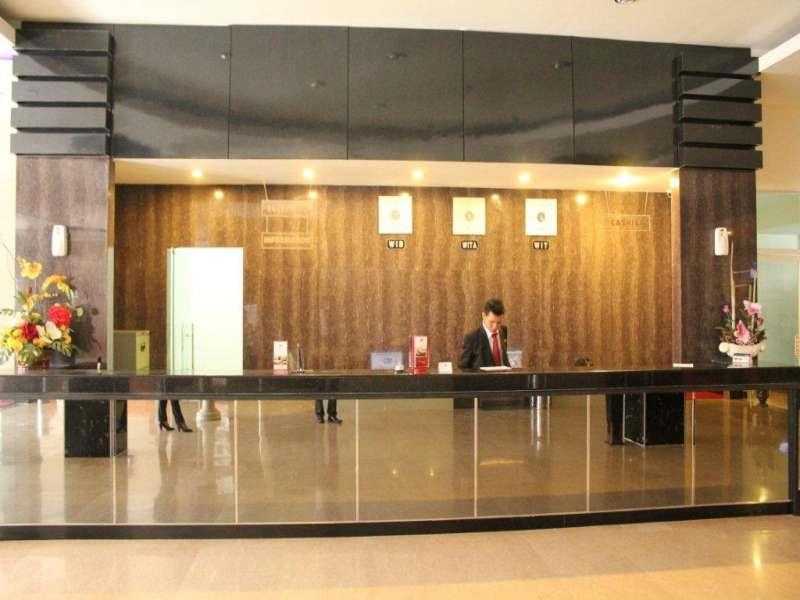 Oyo 1081 Allson City Hotel Makassar Exterior photo